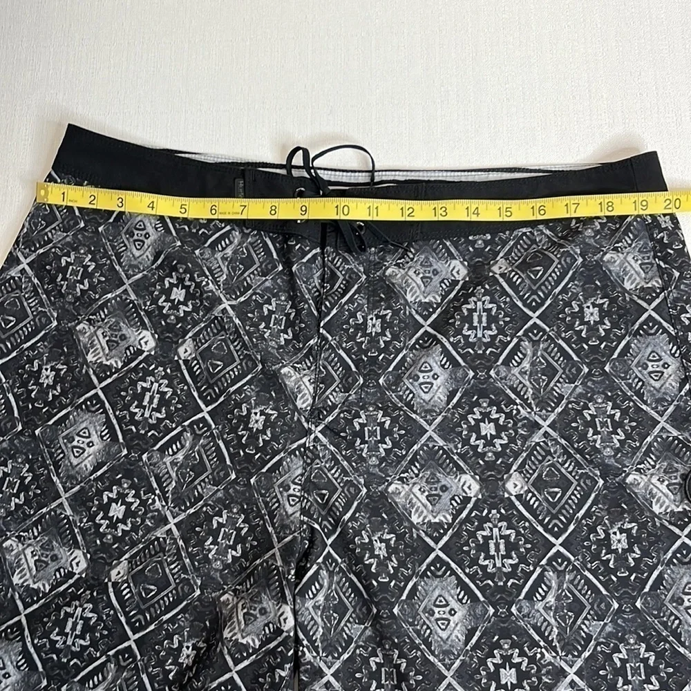 𝅺hurley mens board shorts, size 36, drawstring closure, Velcro back pocket